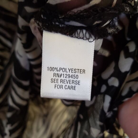 Apt. 9 Sheer Sleeveless Partial Button Front V-Neck Top - Picture 6 of 6